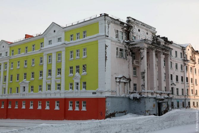 Значение фразеологизма «Потемкинские деревни»